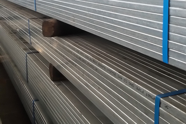  Thép hộp mạ kẽm Hòa Phát 20x40x0.9 mm