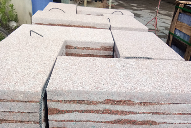 đá granite đỏ bình định mặt băm 30x60x2cm